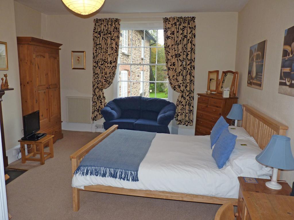 Town Mills Bed & Breakfast Dulverton Oda fotoğraf